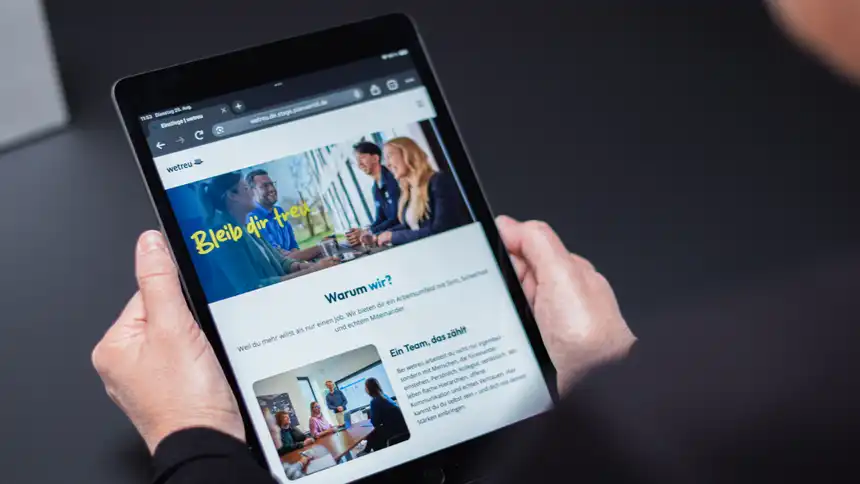Die Website von wetreu auf einem Tablet
